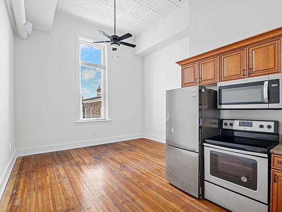 5th image of 900 Saint James St #203