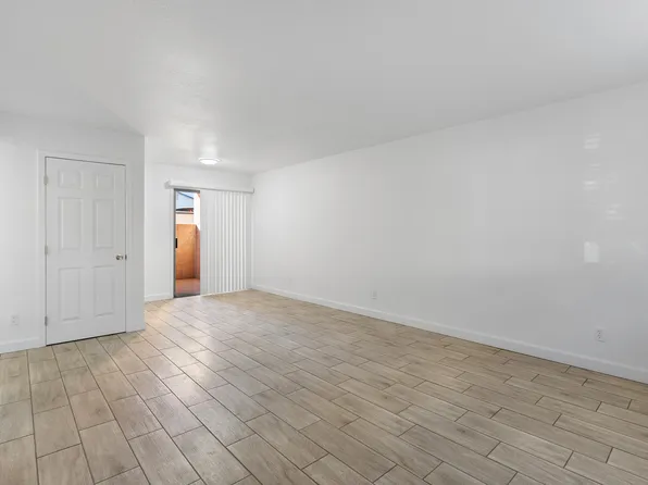 2220 W Dora St, Mesa, AZ 85201