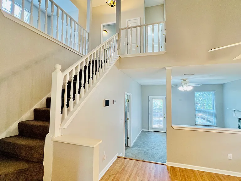 347 Darlington Cir — Photo 6