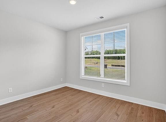 4th image of 10 Glengarry Cres Lot 256