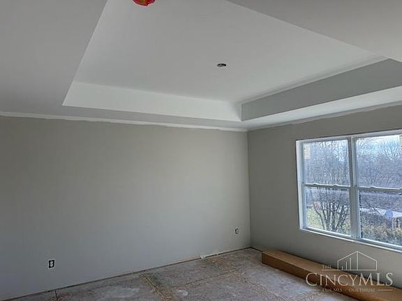 5th image of 1325 Peregrine Way