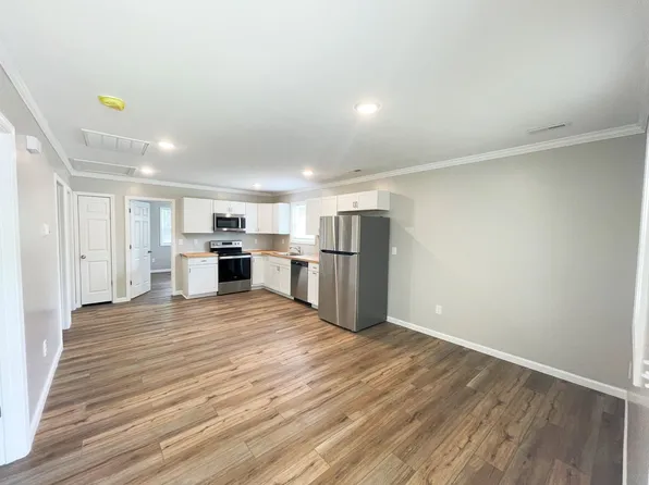 1104 12th St, Siler City, NC 27344