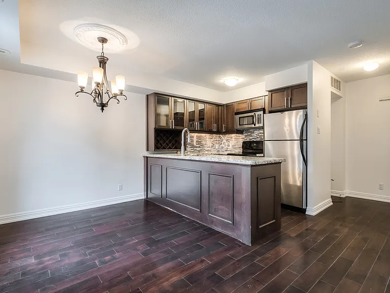 21 Pirandello St #1215 — Photo 1