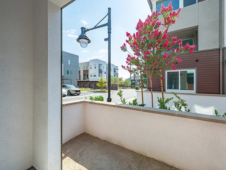609 S Lyon St — Photo 4