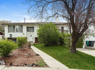 2460 E Woodthrush Dr, Sandy, UT 84093