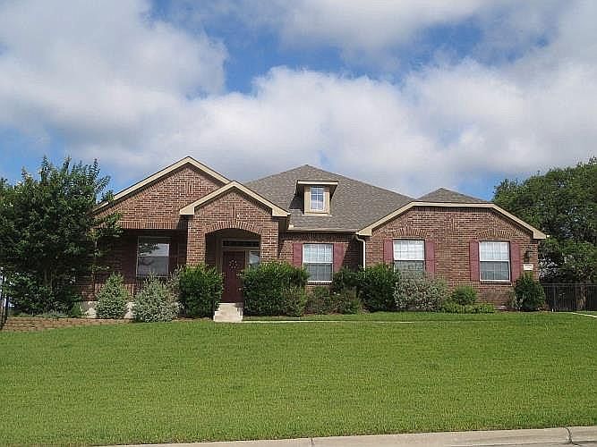 1st image of 2000 Blue Heron Ln