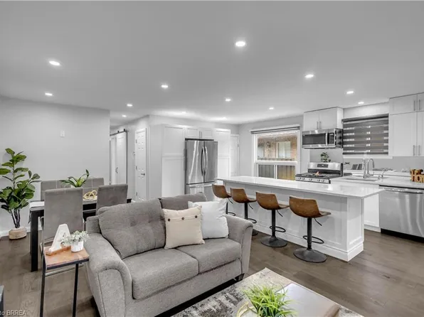 37 Palomino Dr, Brantford, ON N3P 1J6