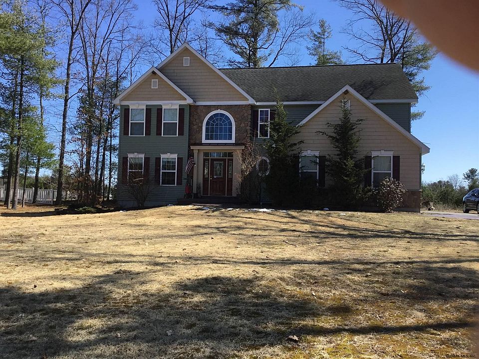 1st image of 12 Wyndham Way