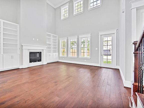 4th image of 1512 Des Jardines St