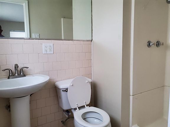 3rd image of 2506 Tulane St