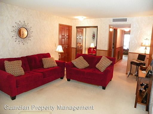 3rd image of 733 Larpenteur Ave E #733C
