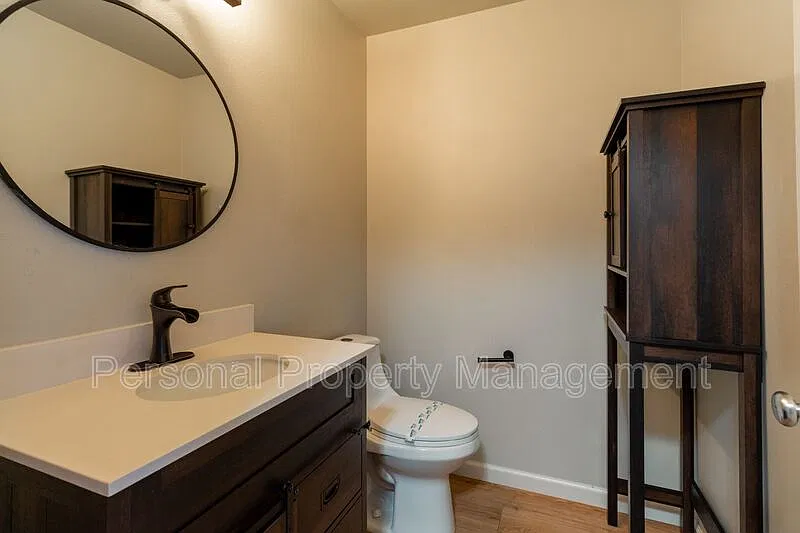 4 bed, 2.5 bath, 1805 sqft, $2,695 — Photo 3