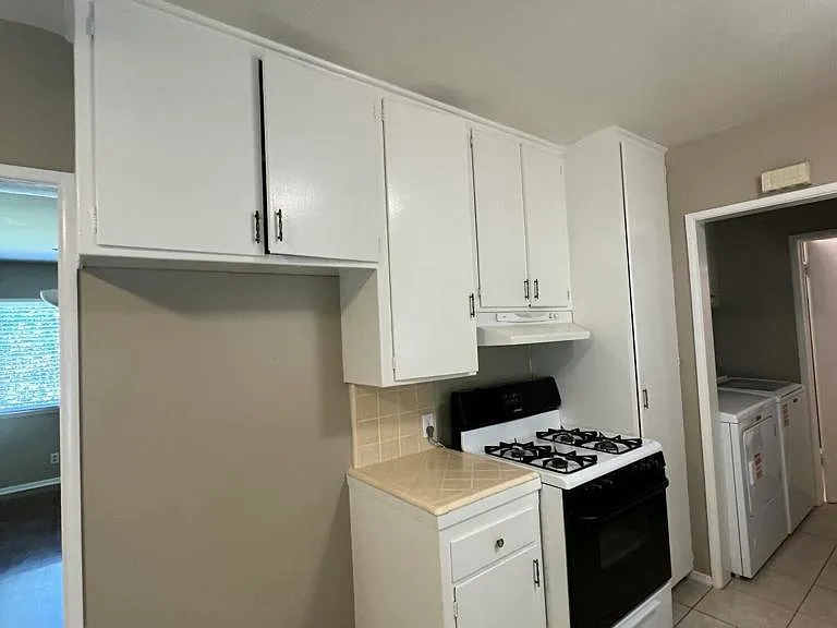 255 E Center St — Photo 7