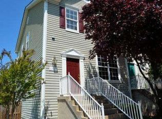 6400 Saint Timothys Ln, Centreville, VA 20121
