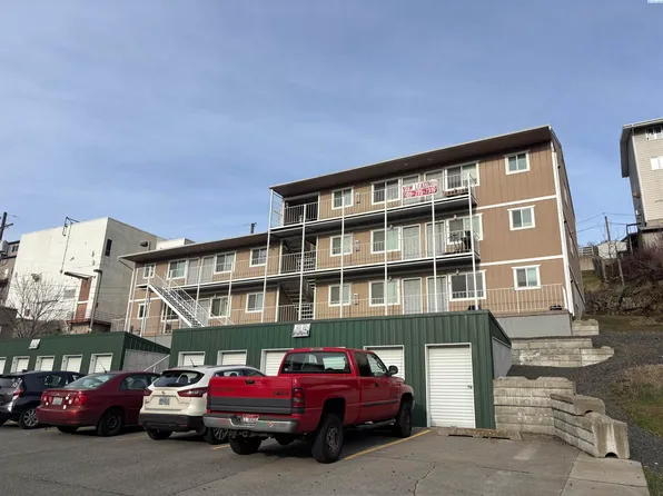 631 NE Oak St, Pullman, WA 99163