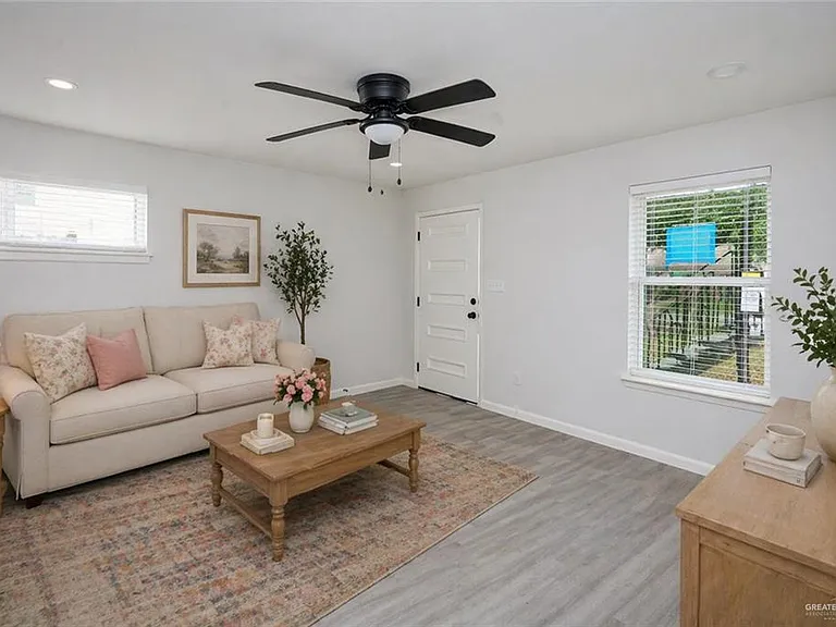 1107 Shasta Ave #2 — Photo 4