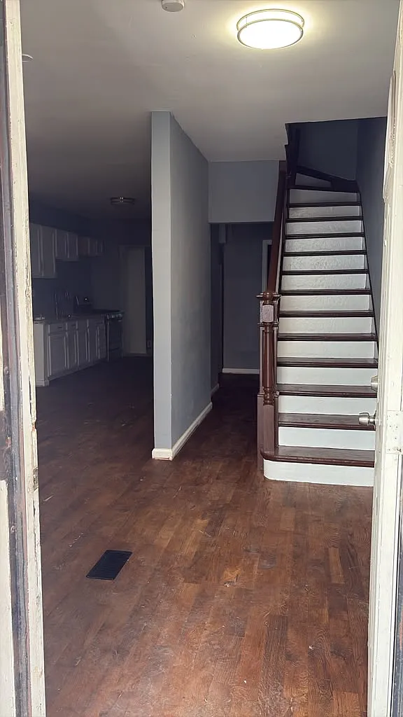 3 bed, 1683 sqft, $3,000 — Photo 2