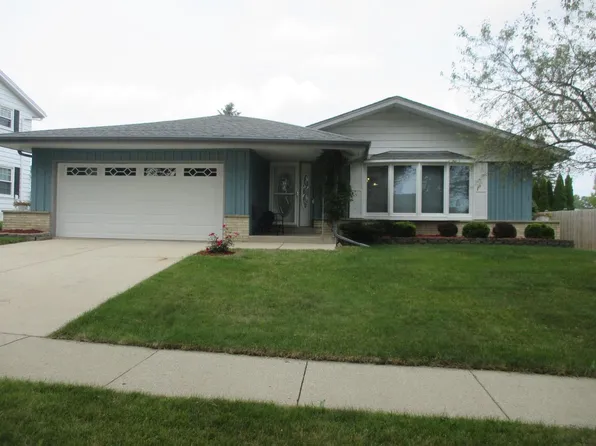 2270 East Norwood DRIVE, Oak Creek, WI 53154