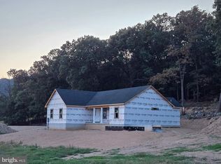 1091 Loop Rd, Gerrardstown, WV 25420