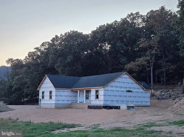 1091 Loop Rd, Gerrardstown, WV 25420