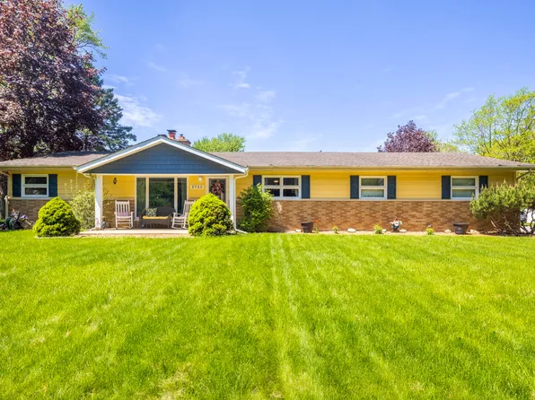 8780 Patterson St, Saint John, IN 46373