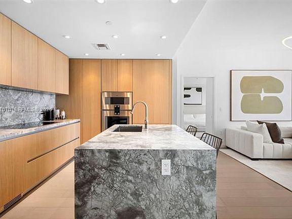 4th image of 501 West Ave #Cu-3604