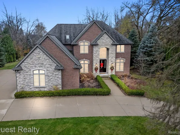 1561 Bataan Dr, Bloomfield Hills, MI 48302