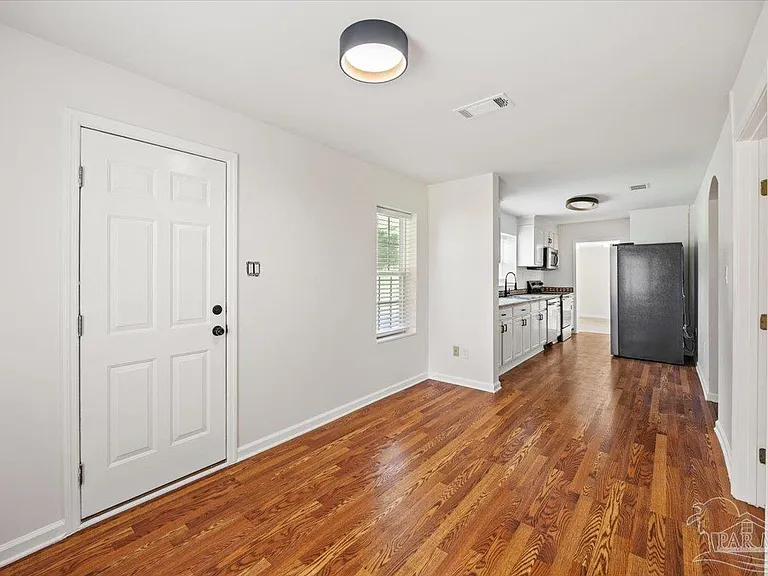 415 Colbert Ave #A — Photo 6