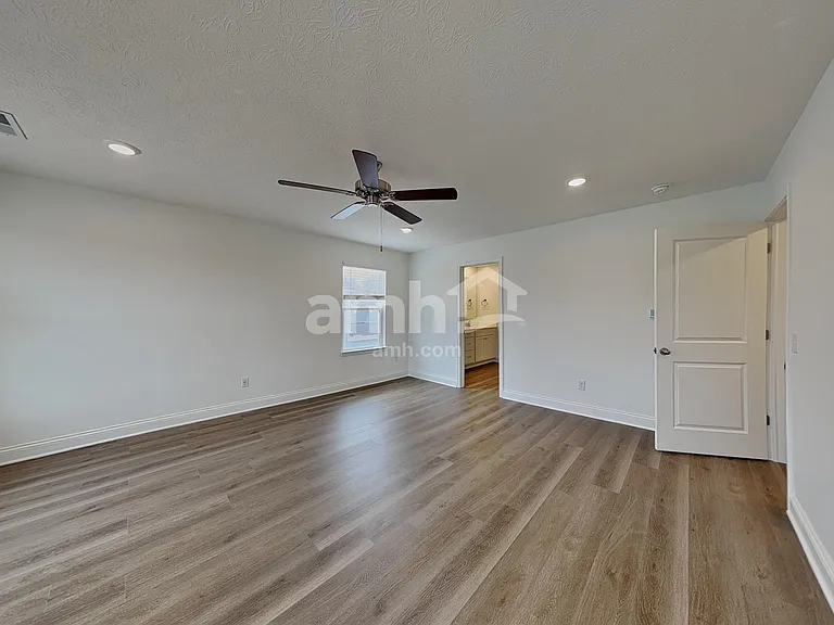 890 Heritage Blvd — Photo 9