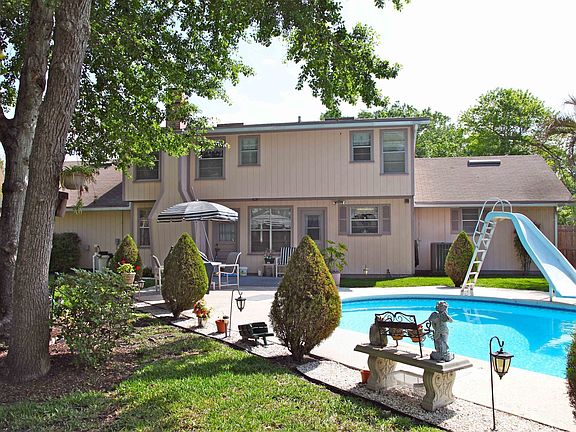 2nd image of 2208 Gabriel Dr