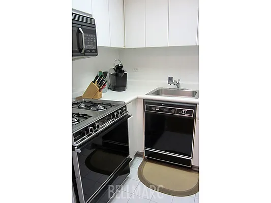 Rented by Bellmarc Realty | media 6
