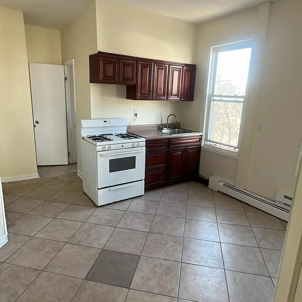 2 bed, $1,525 — Photo 2