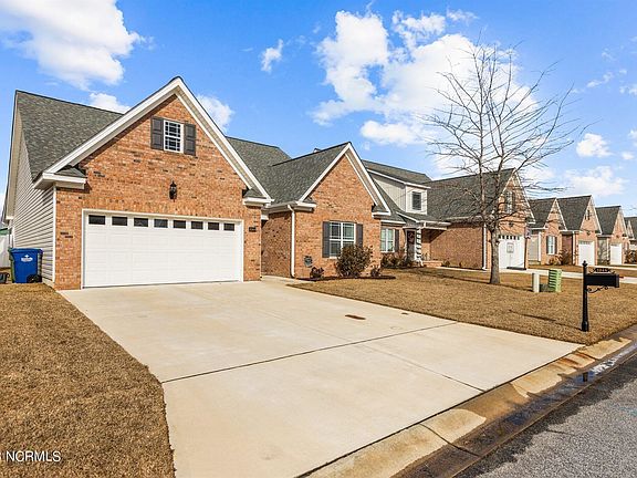 3rd image of 1044 Dearborn Ct