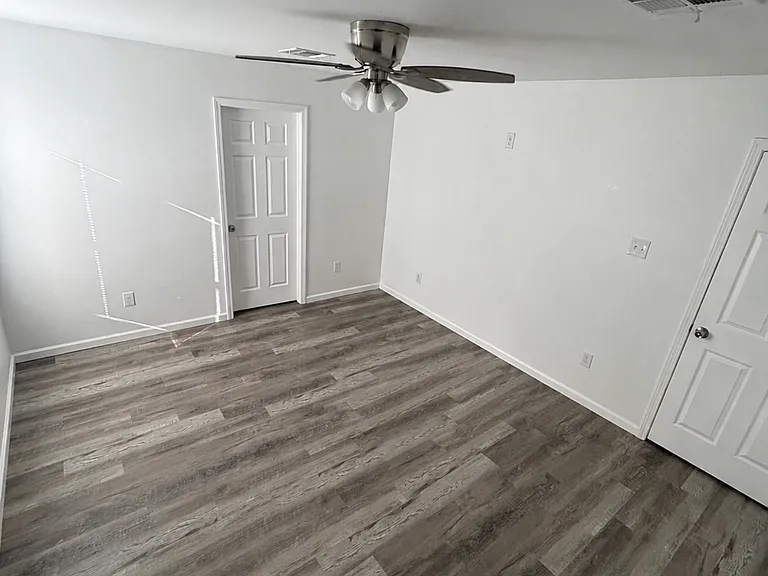 1016 Silver Lilly Ln — Photo 5