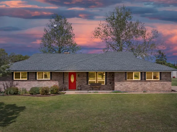 106 Vineyard St, Weatherford, TX 76087