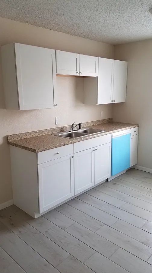 208 Erby Avenue - B — Photo 1
