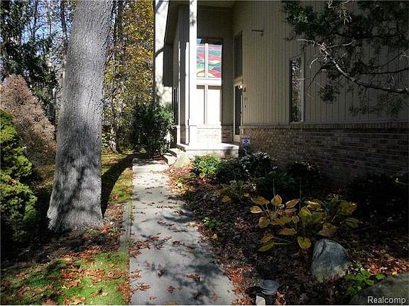 4th image of 7720 Linden Dr #1