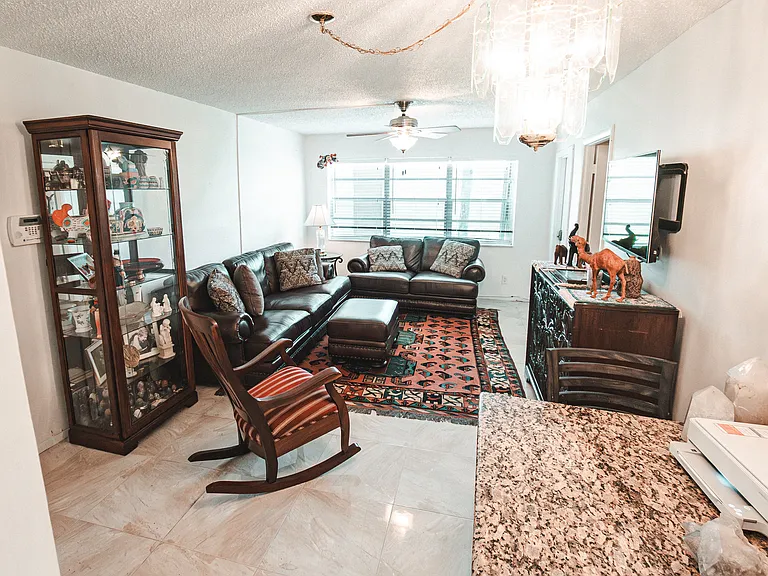 204 Lake Frances Dr — Photo 4