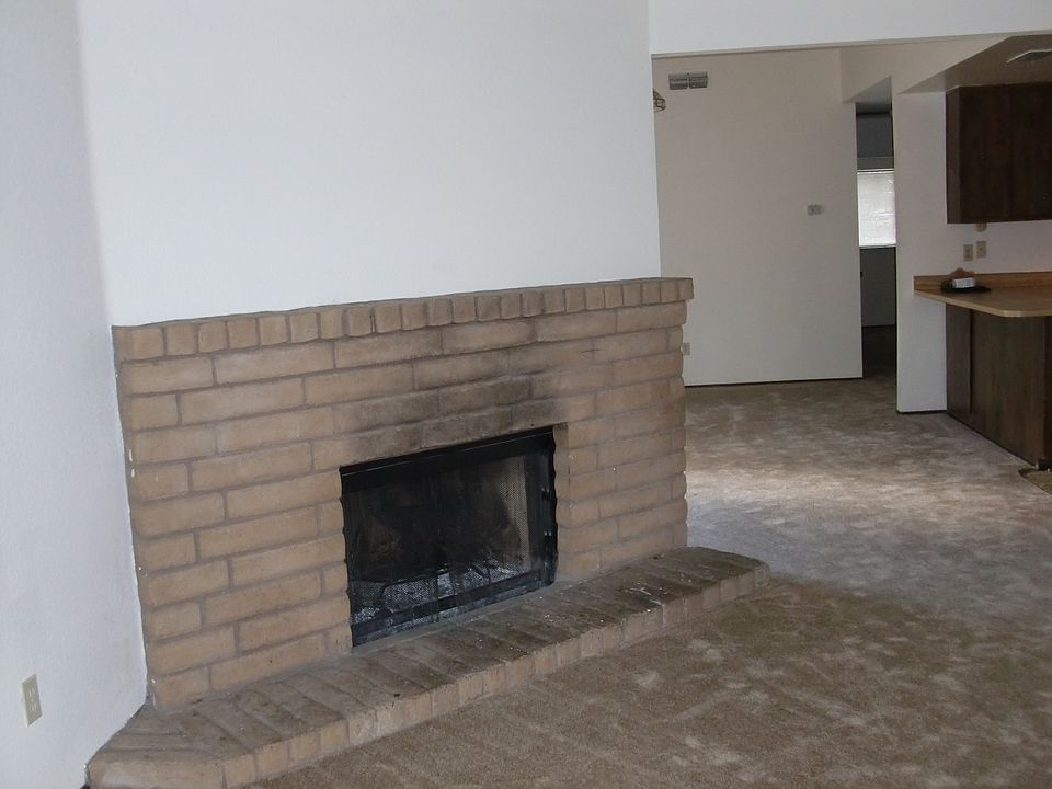 2nd image of 4910 Saddlerock Way