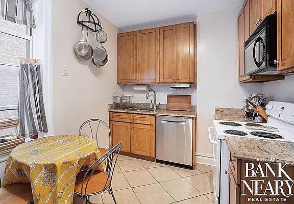 4th image of 811 Walton Ave APT C3