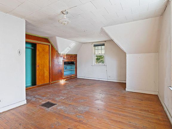 5th image of 10100 S Bensley Ave