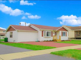 8719 Meade Ave, Oak Lawn, IL