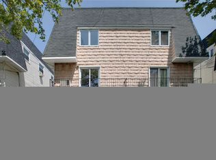 3315 255th St, Little Neck, NY 11363
