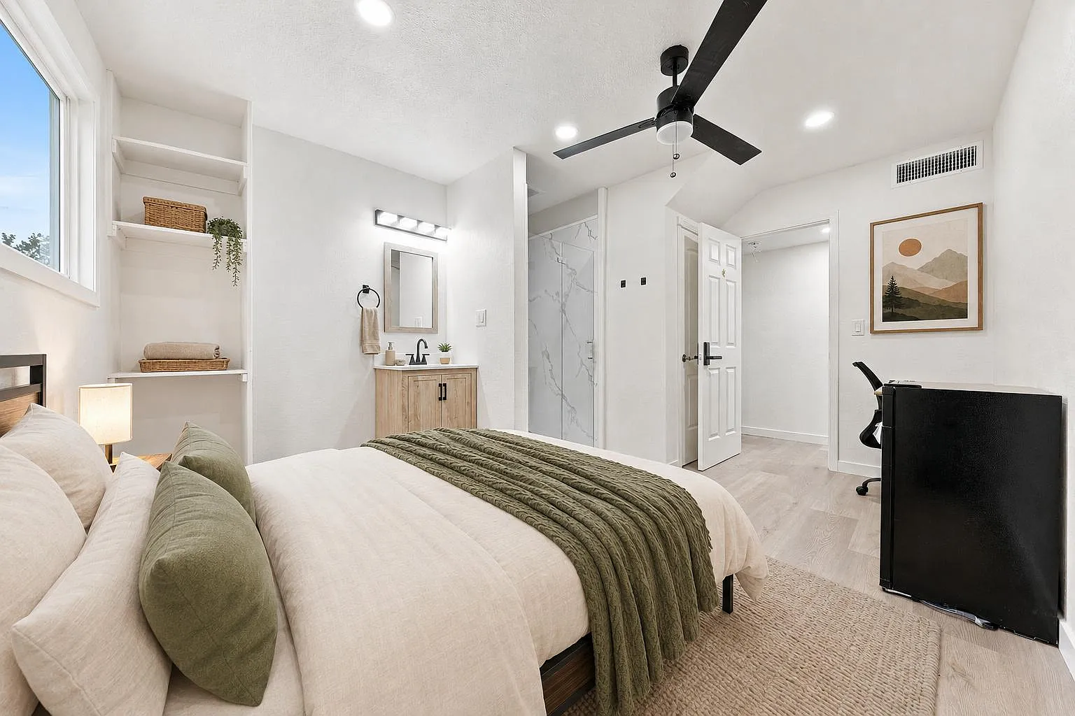 4 bed, 10.0 bath, 2800 sqft, $1,209 — Photo 3