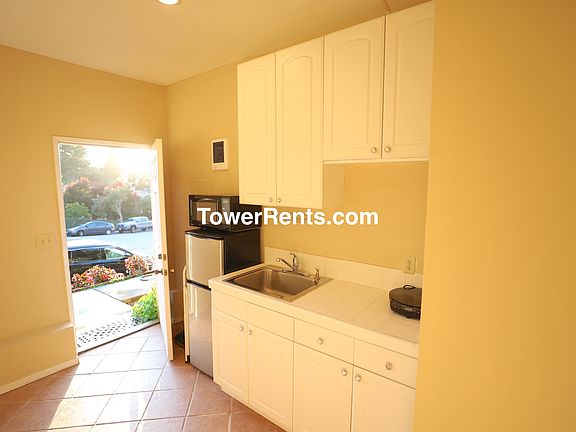4th image of 521-527 Lewis Ln #521A