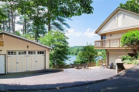 5th image of 421 Lake Hills Dr