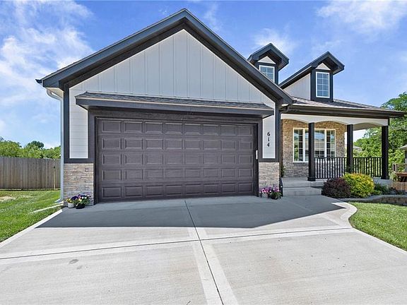 3rd image of 614 Caitlin Ct