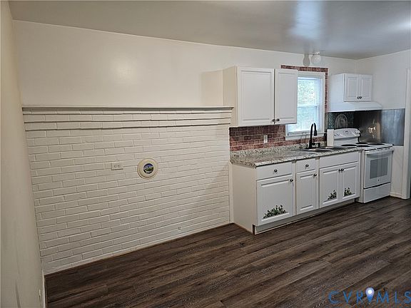 4th image of 15726 Allen Dr