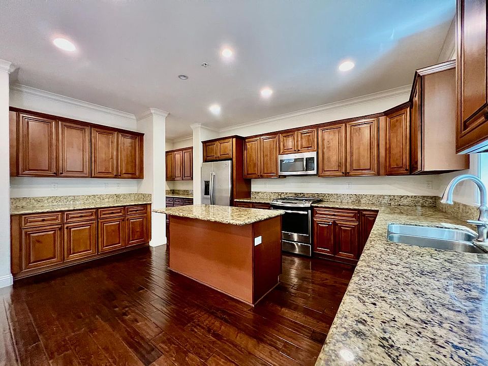 1st image of 1343 Magnolia Ave