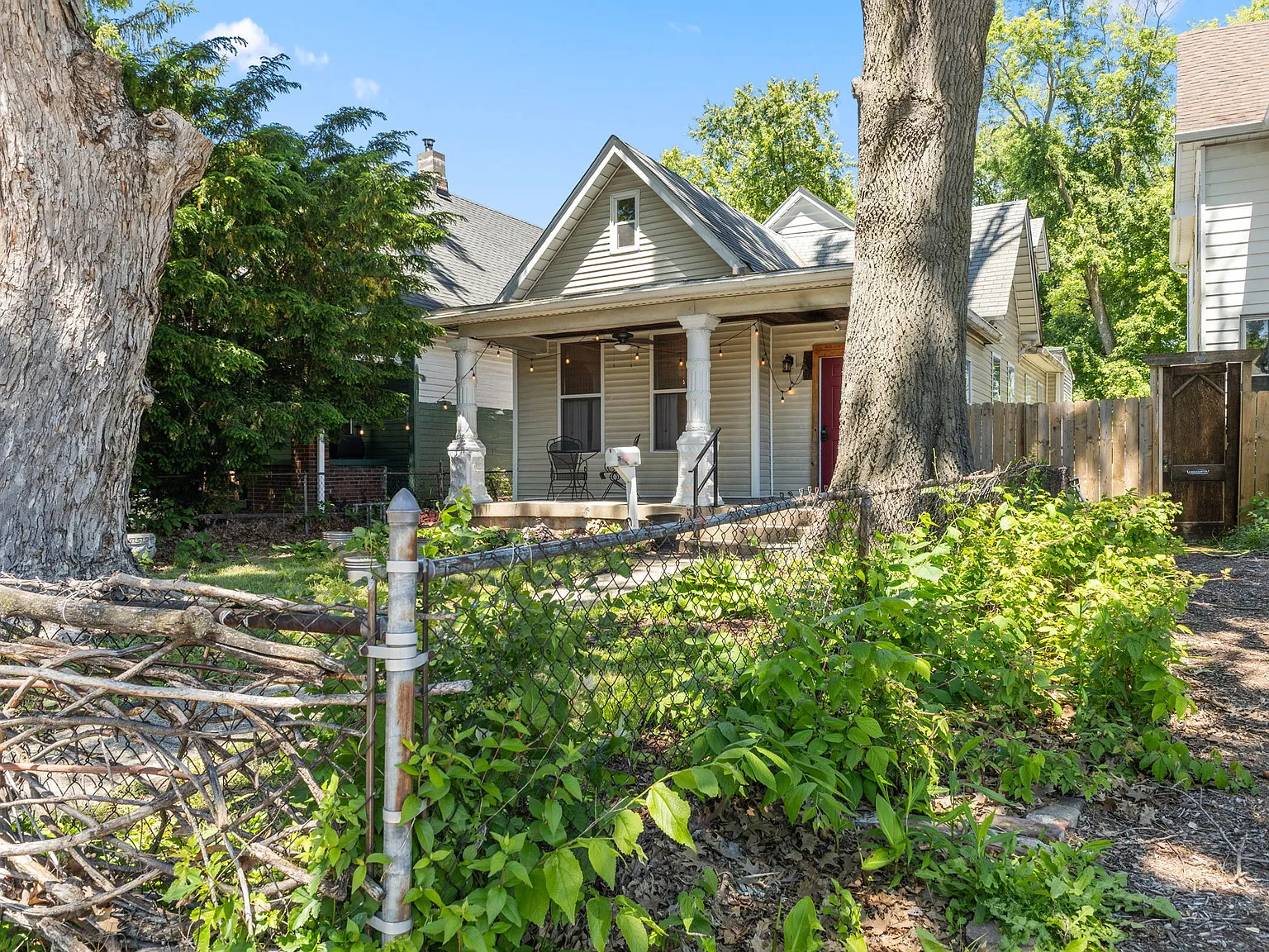3 bed, 1417 sqft, $2,000 — Photo 2